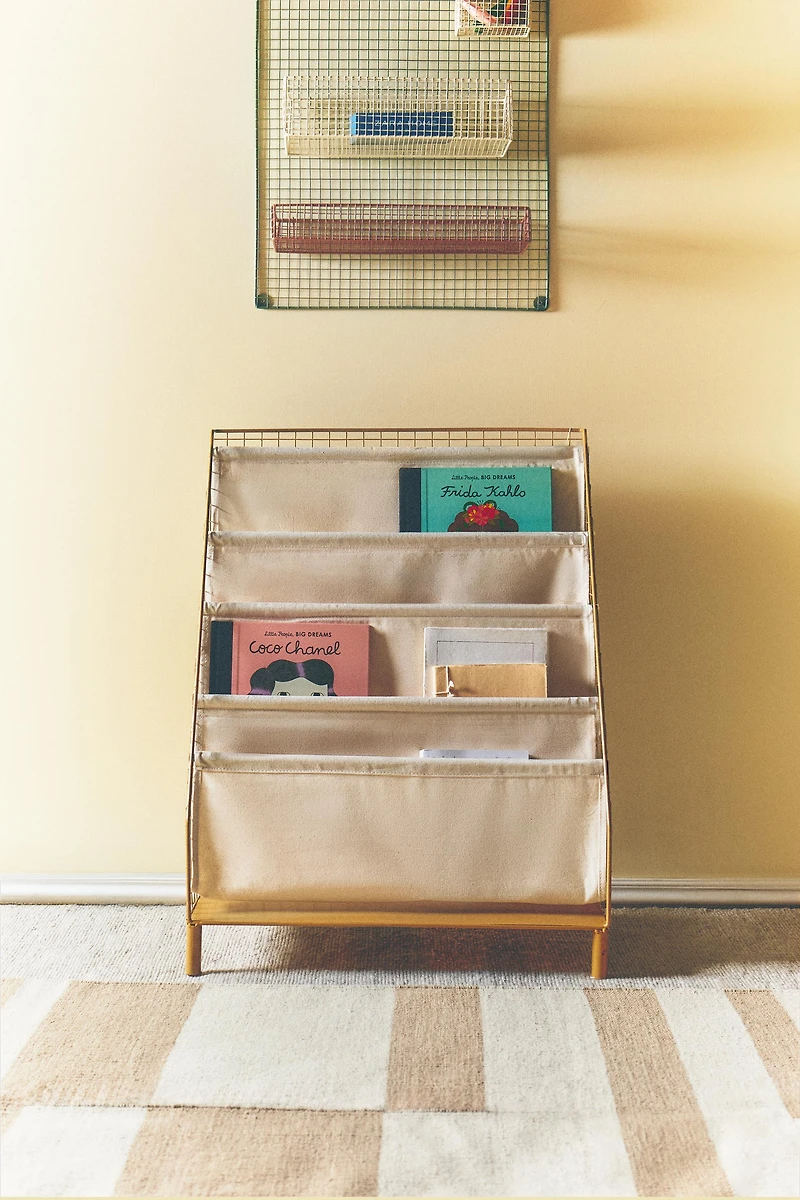 CHILDREN'S METAL BOOK RACK