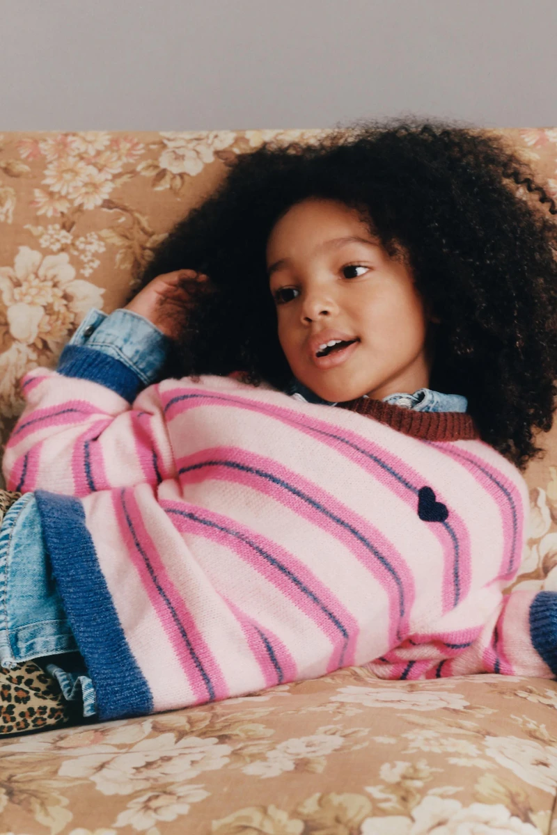 FLUORESCENT STRIPED EMBROIDERED HEART KNIT JUMPER