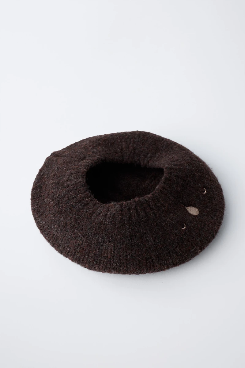 EMBROIDERED EAR KNIT BERET