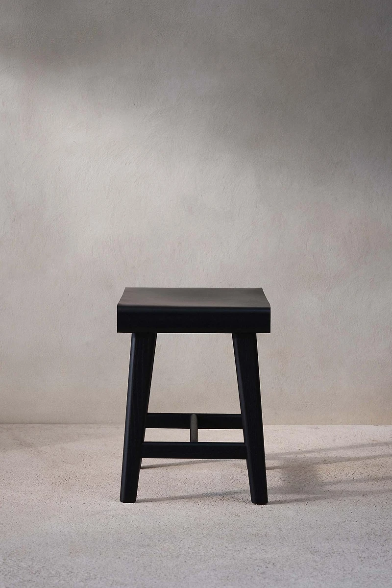 STOOL 01