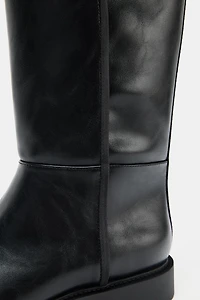 LOW-HEELED BOOTS WITH TOPSTITCHING