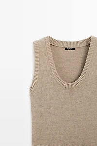 Cotton-blend ribbed knit vest