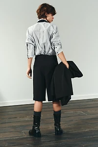 PLEATED LONG SHORTS