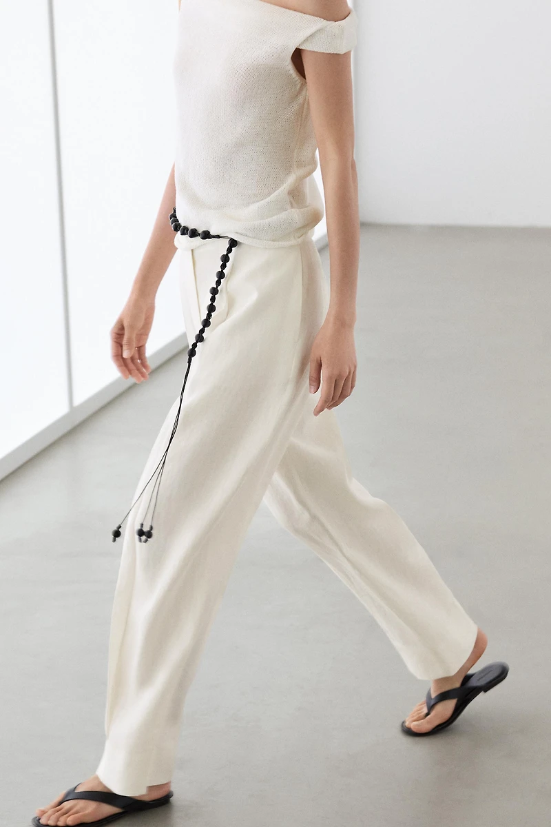 Linen trousers with darts