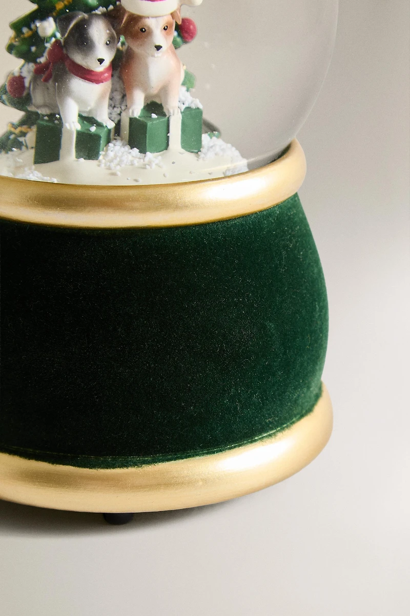 CHRISTMAS DOG SNOW GLOBE