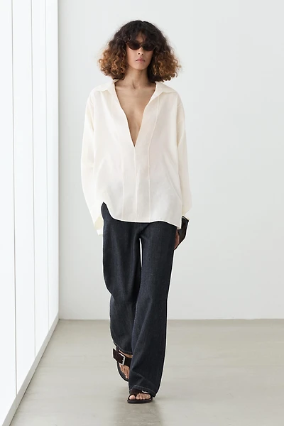 Flowing blouse with seam details