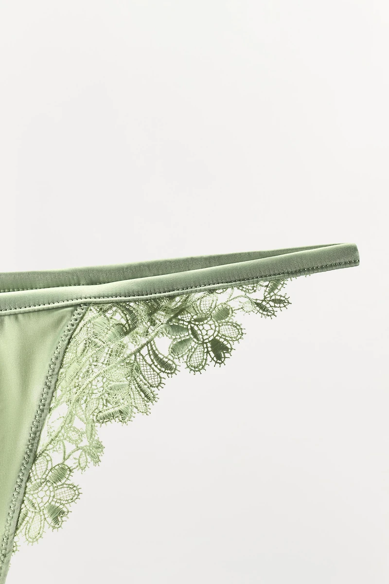 TANGA SATINÉ BRODÉ