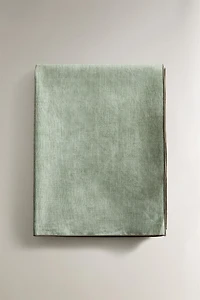 RESIN-COATED COTTON TABLECLOTH WITH OVERLOCK STITCHING