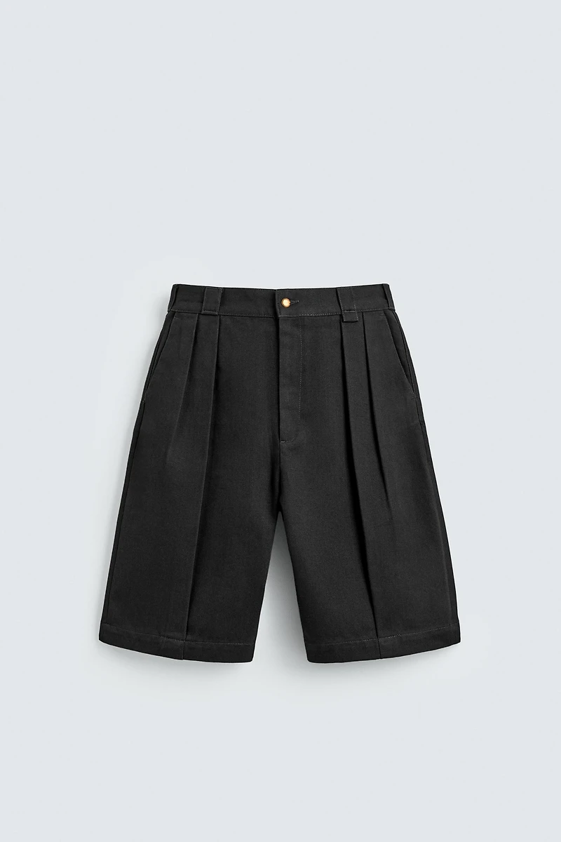 RELAXED FIT PLEATED SHORTS