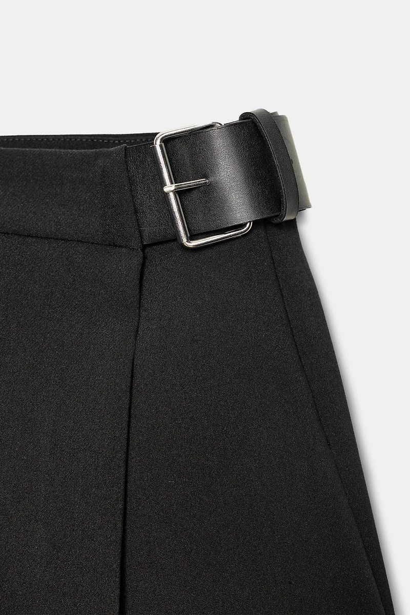 PLEATED BELTED SKORT