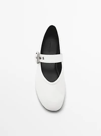 Soft ballet flats with buckle