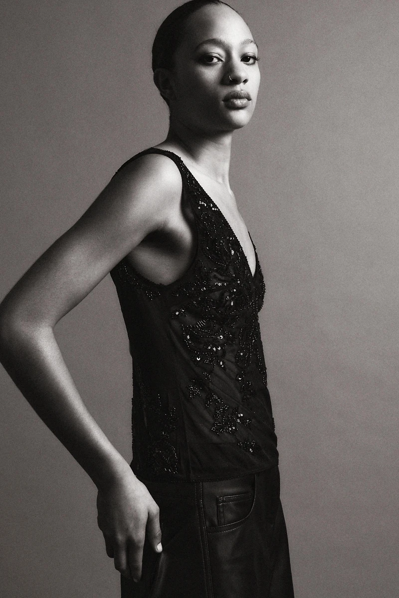 EMBROIDERED TULLE STRAP TOP