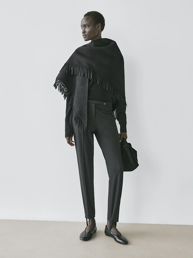 Pants with elasticated hems