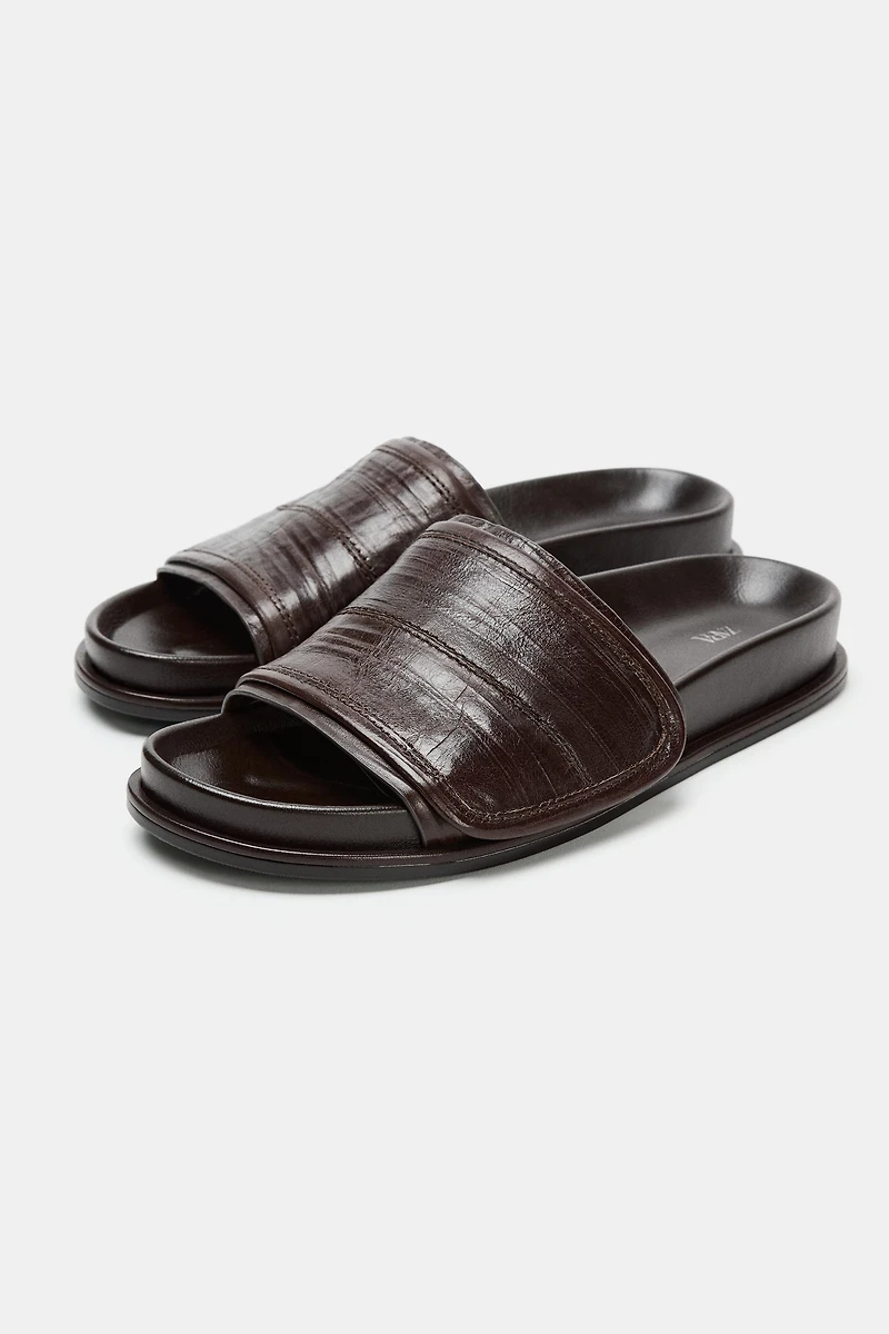LEATHER FLAT SANDALS