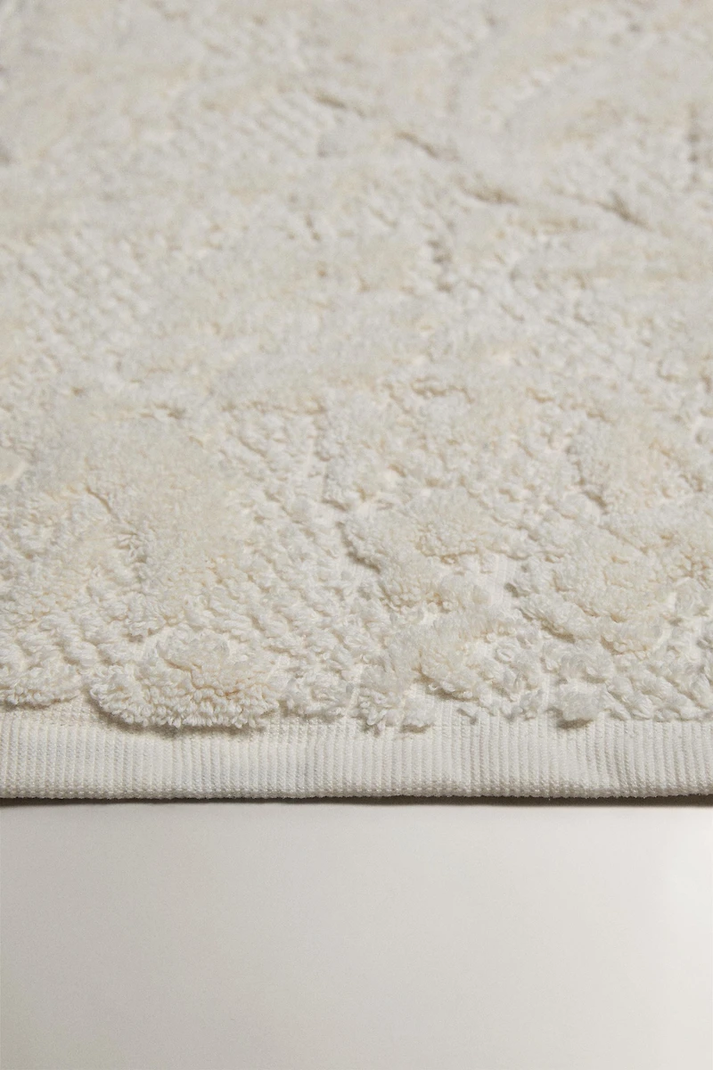 FLORAL JACQUARD BATH MAT