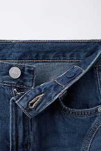 EMBROIDERED POCKET BARREL JEANS