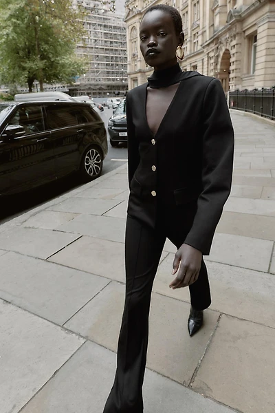 CROPPED BLAZER WITH SHOULDER PADS