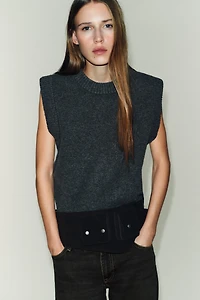SOFT KNIT VEST