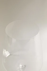 ULTRA LIGHTWEIGHT WINE GLASS