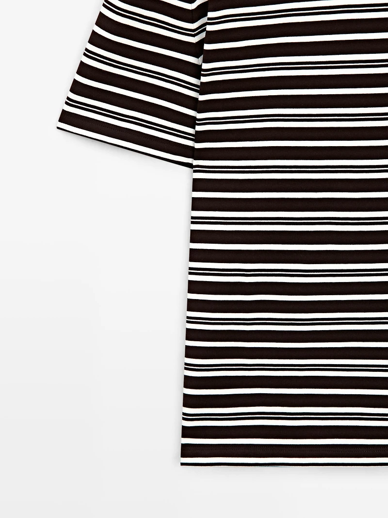 Striped short sleeve T-shirt