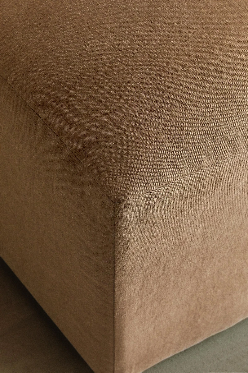 WASHED LINEN POUF