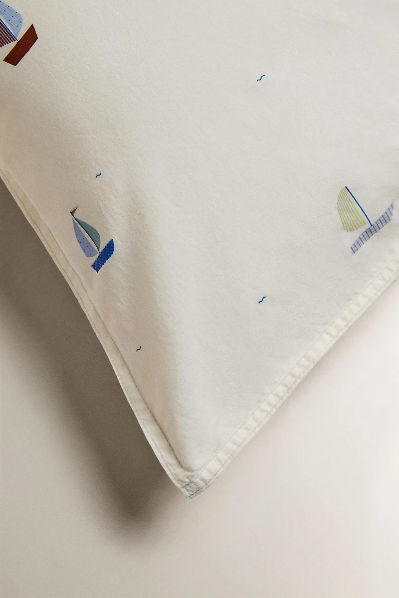 KIDS' COTTON SAILBOAT PILLOWCASE