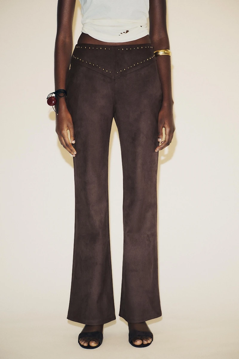 PANTALON FLARE EFFET DAIM CLOUS