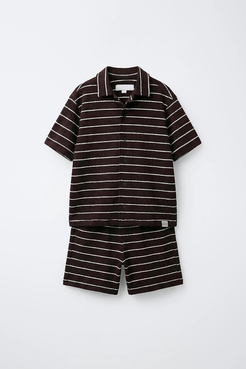 ENSEMBLE GAUFRÉ CHEMISE ET BERMUDA À RAYURES