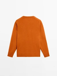 Cashmere V-neck knit sweater