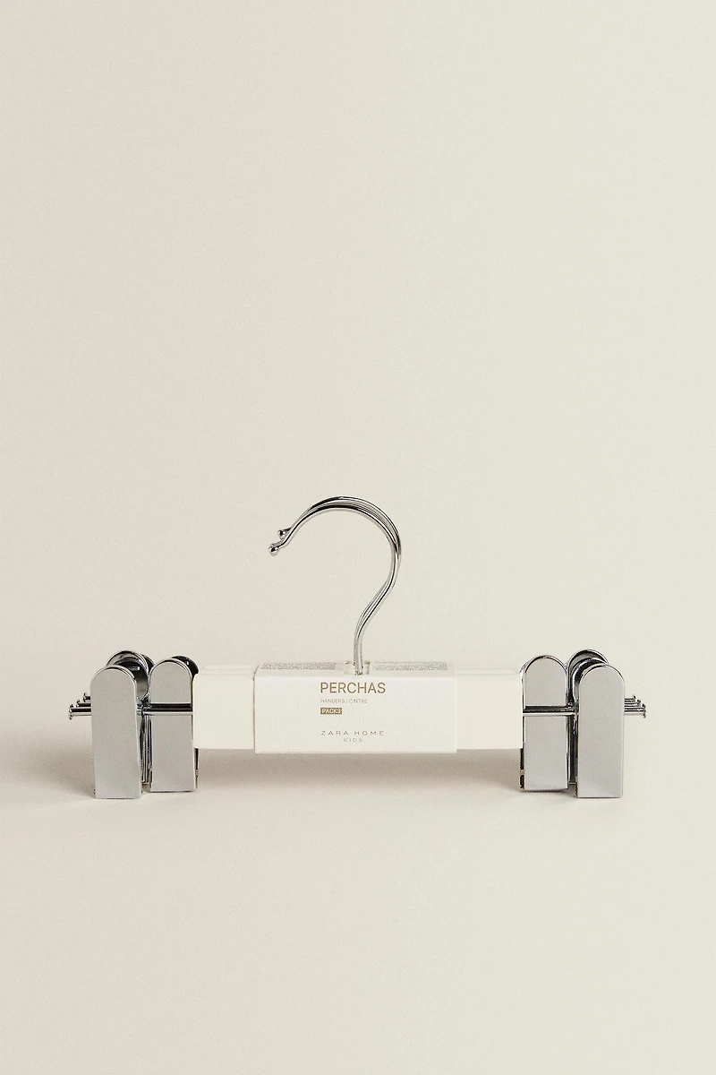 KIDS’ WOODEN HANGERS WITH CLIPS (PACK OF 3)