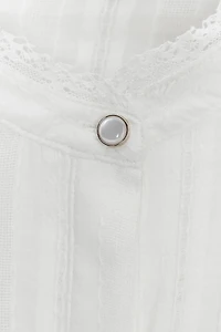 LACE TRIM RUFFLE BLOUSE