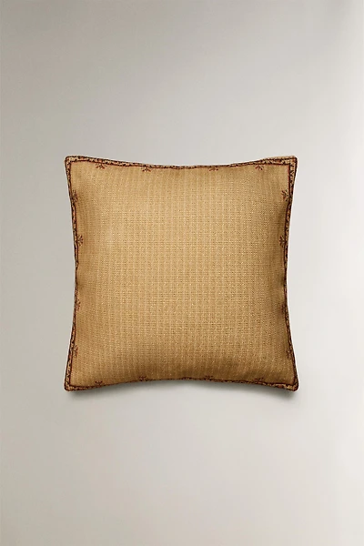 FLORAL DETAIL THROW PILLOW COVER