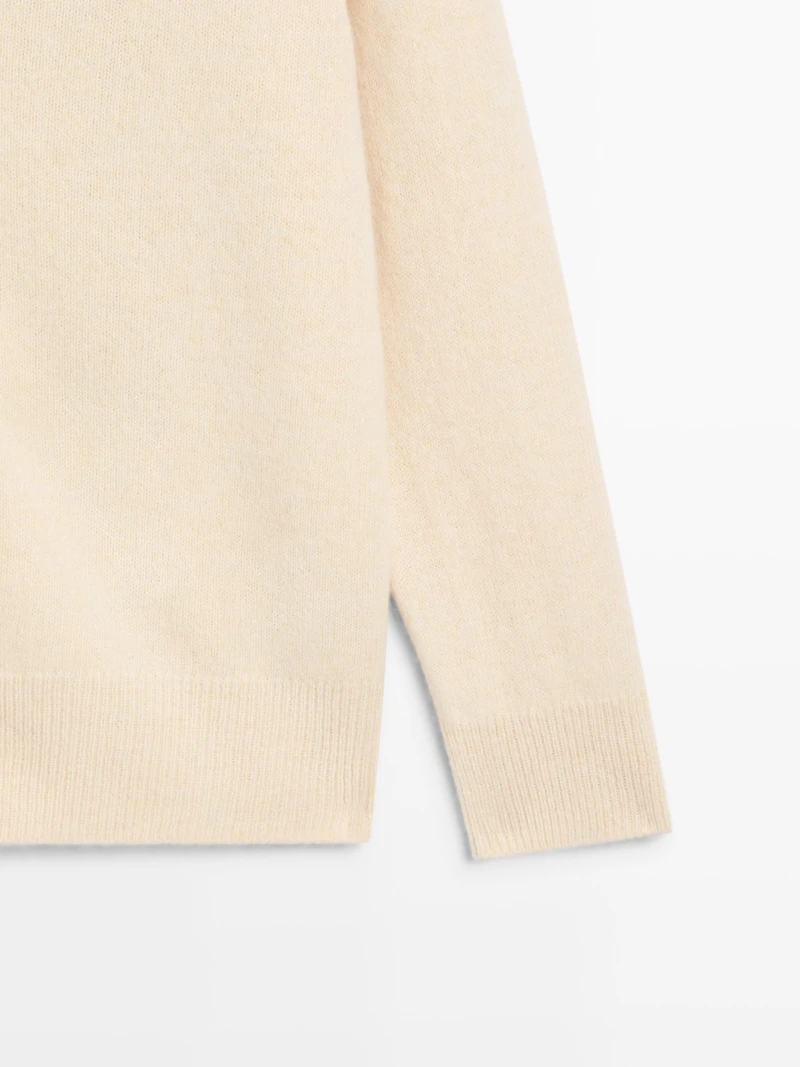 Alpaca wool V-neck knit cardigan