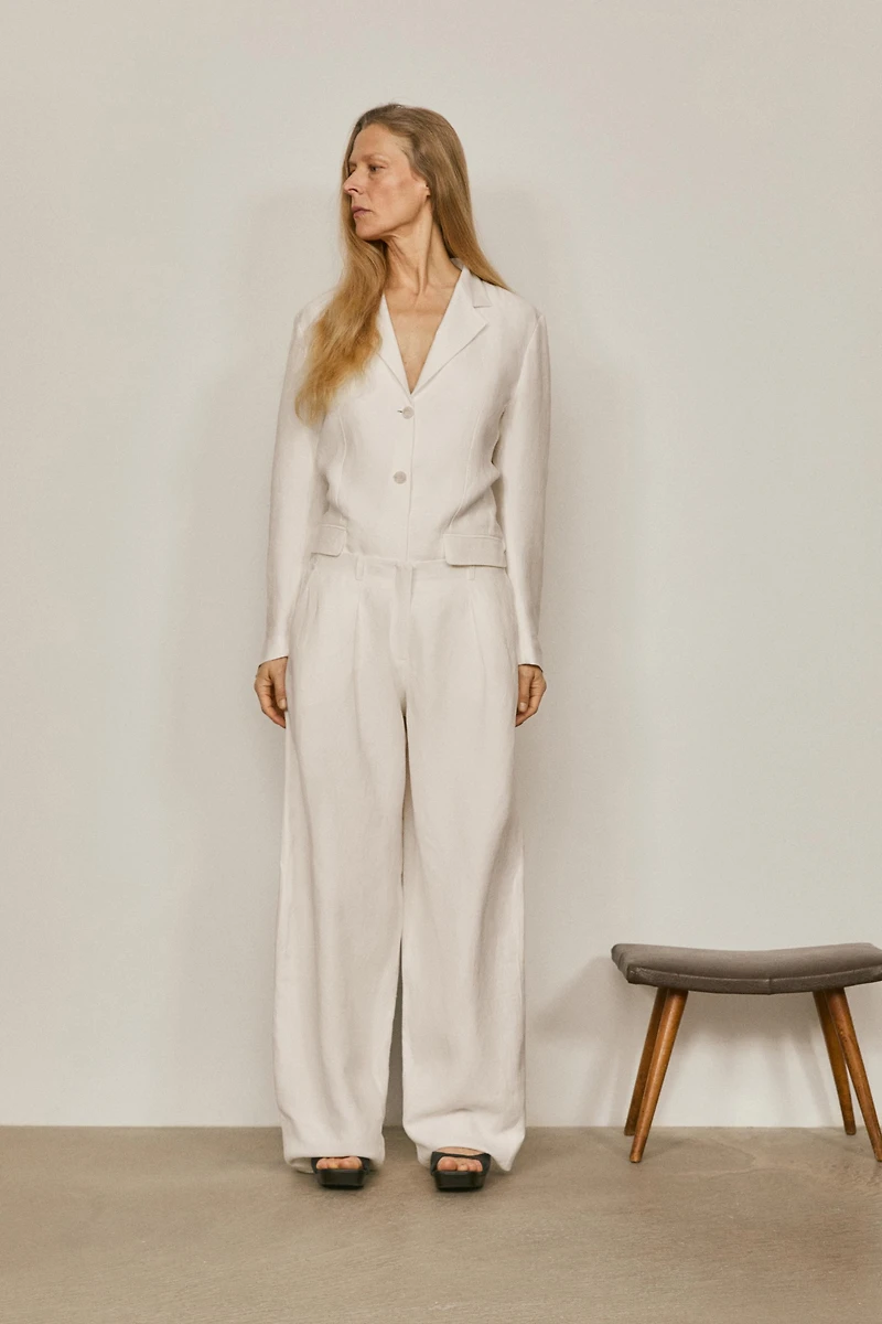 Flowing linen blend trousers with darts - LIMITED EDITION