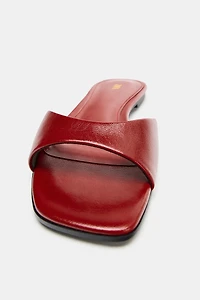 FLAT LEATHER SANDALS