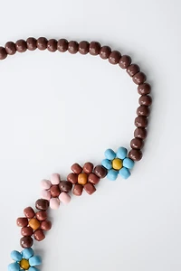 FLORAL BEAD NECKLACE
