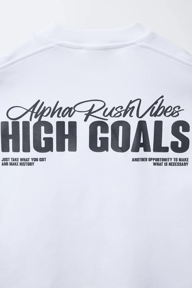 T-SHIRT AVEC INSCRIPTION EN RELIEF