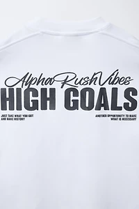 T-SHIRT AVEC INSCRIPTION EN RELIEF