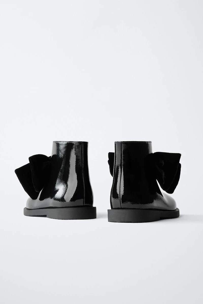 PATENT FINISH BOW BOOTS