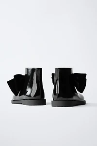 PATENT FINISH BOW BOOTS