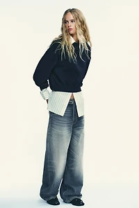BASIC PLUSH SWEATSHIRT