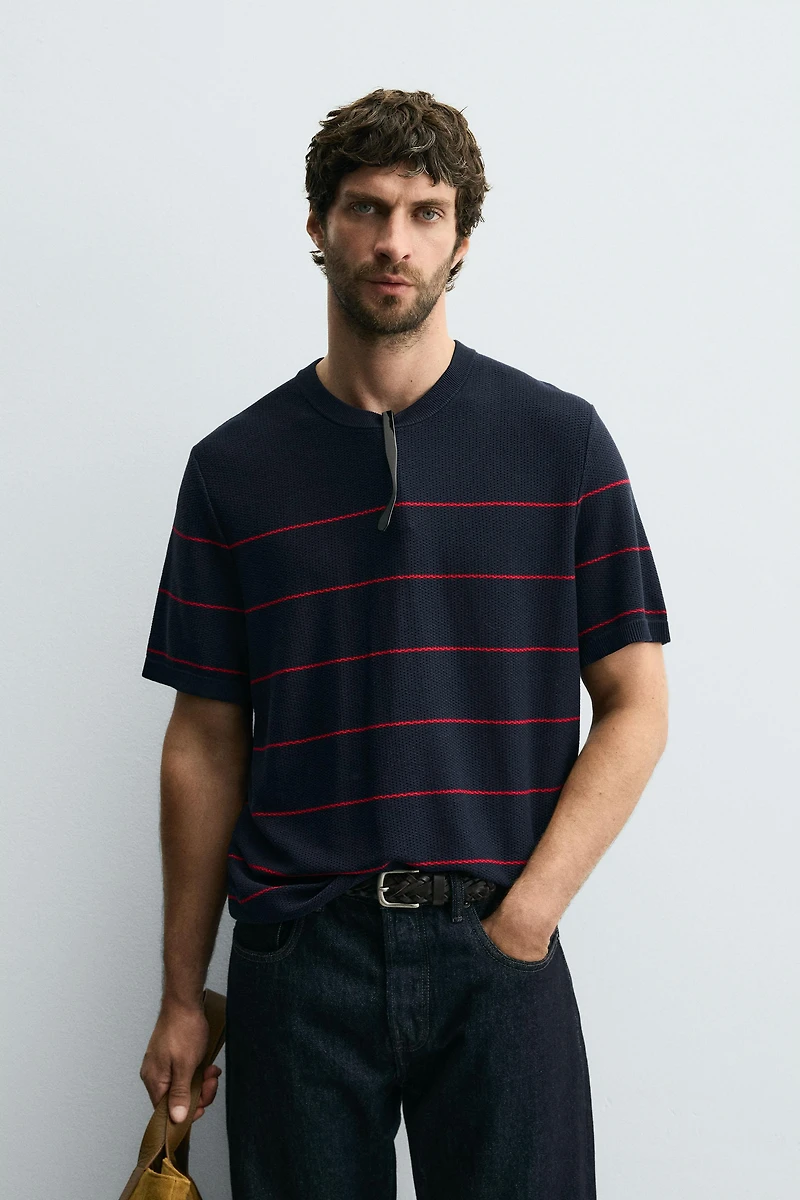 T-SHIRT EN MAILLE AVEC JACQUARD À RAYURES