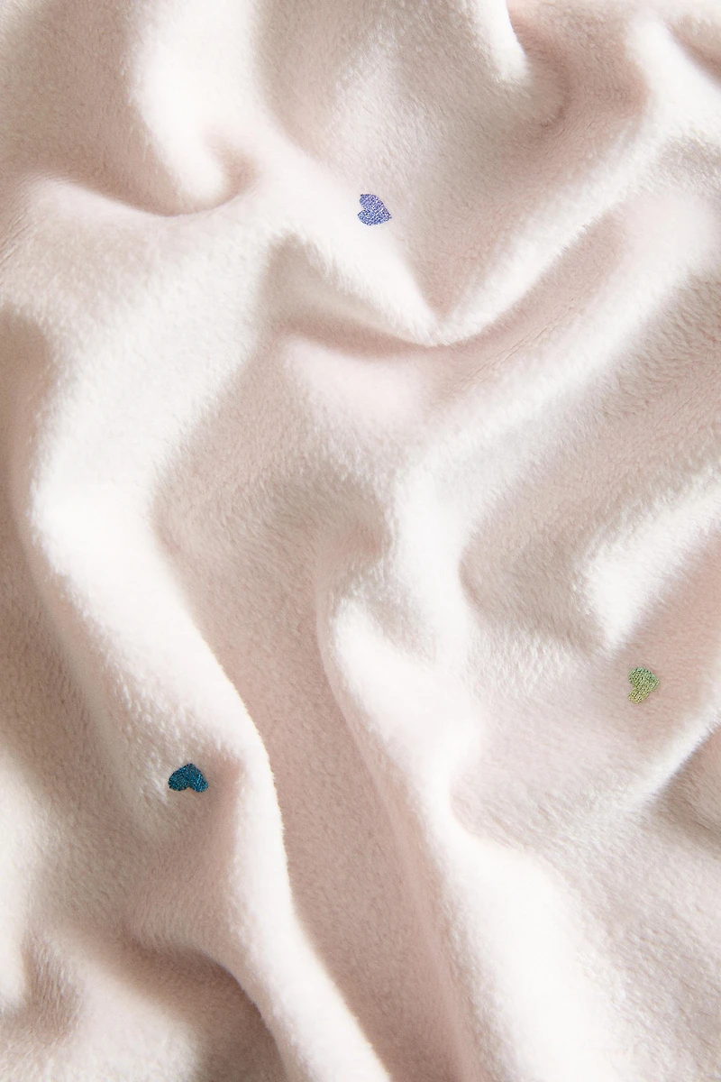 KIDS' HEART PRINT BLANKET