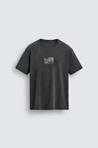 CONTRASTING TEXT WASHED T-SHIRT