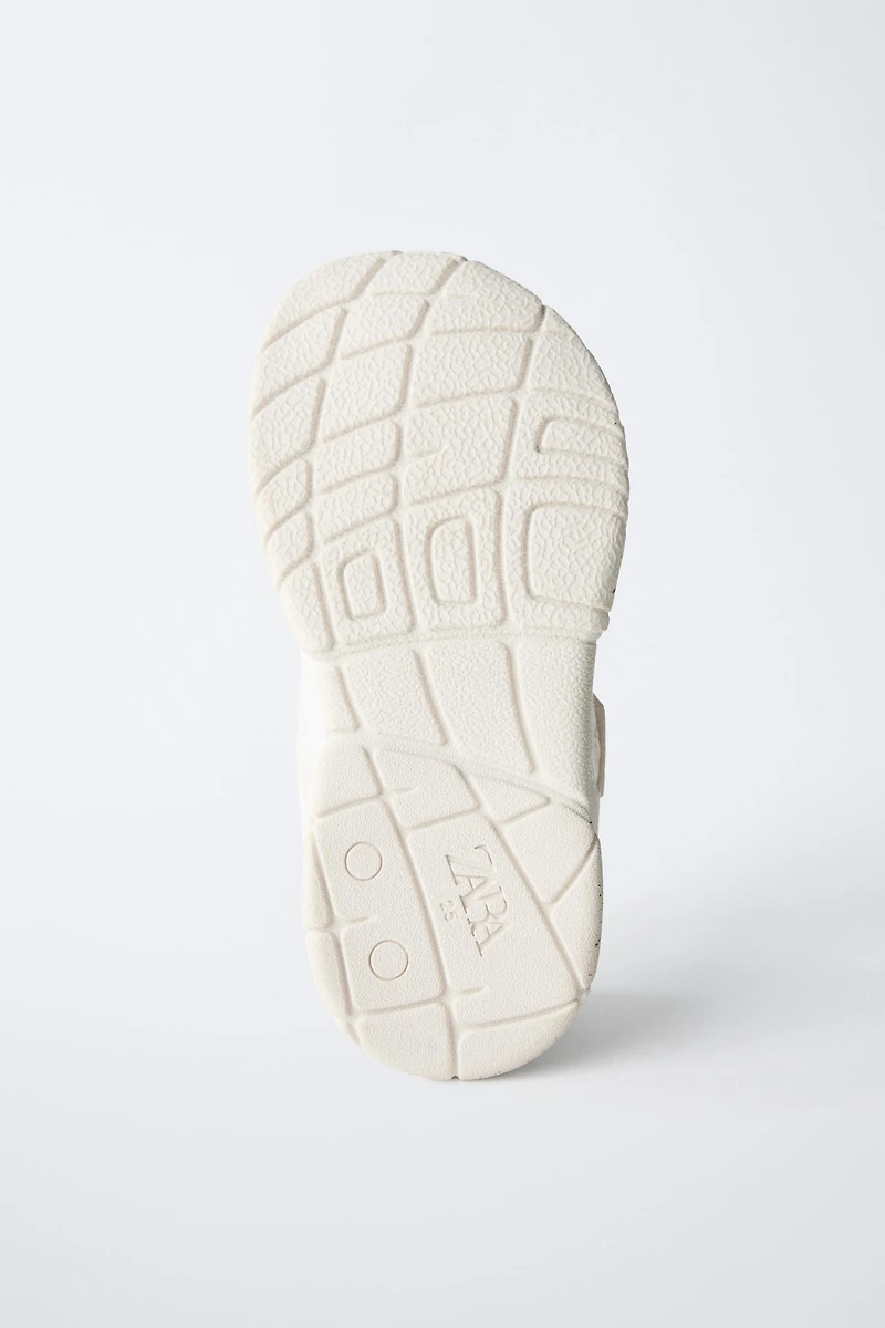 BAREFOOT SNEAKERS