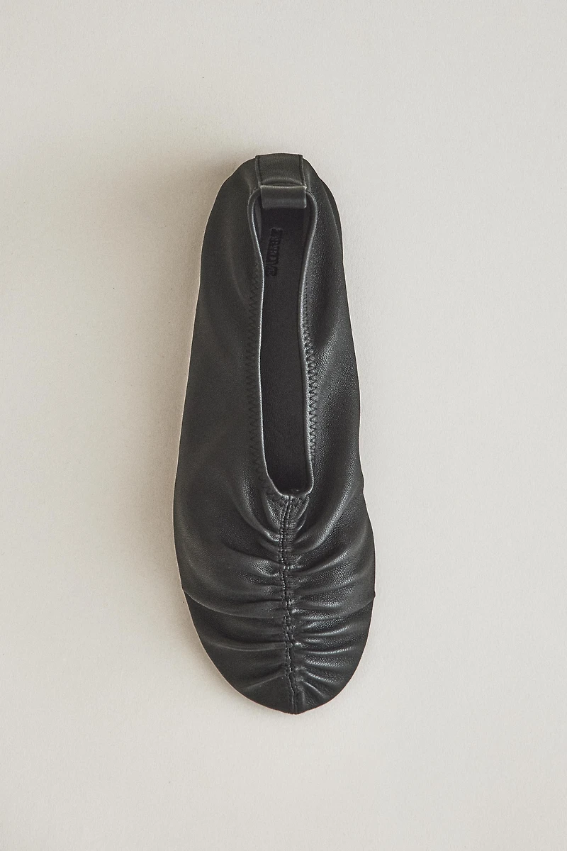 PLEATED LEATHER BALLET FLATS