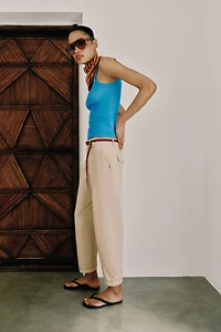 PANTALON CHINO AVEC CEINTURE TRESSÉE