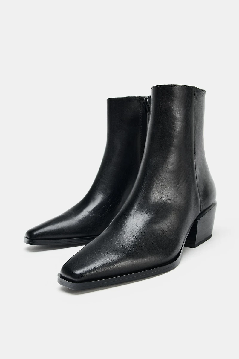 BOTTINES LARGES EN CUIR