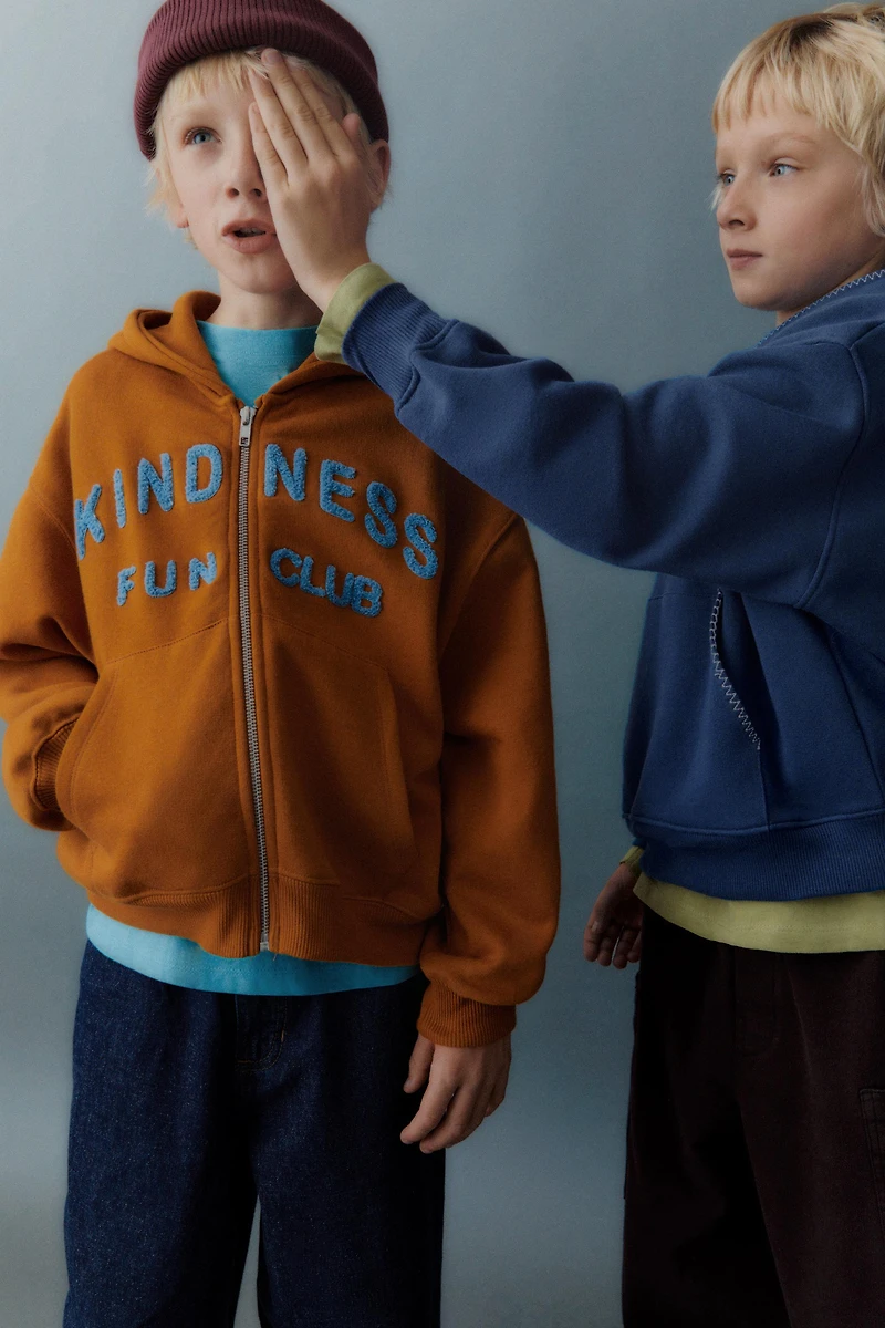 TOPSTITCHED HOODIE SWEATSHIRT