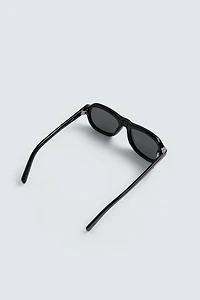 OVAL SUNGLASSES